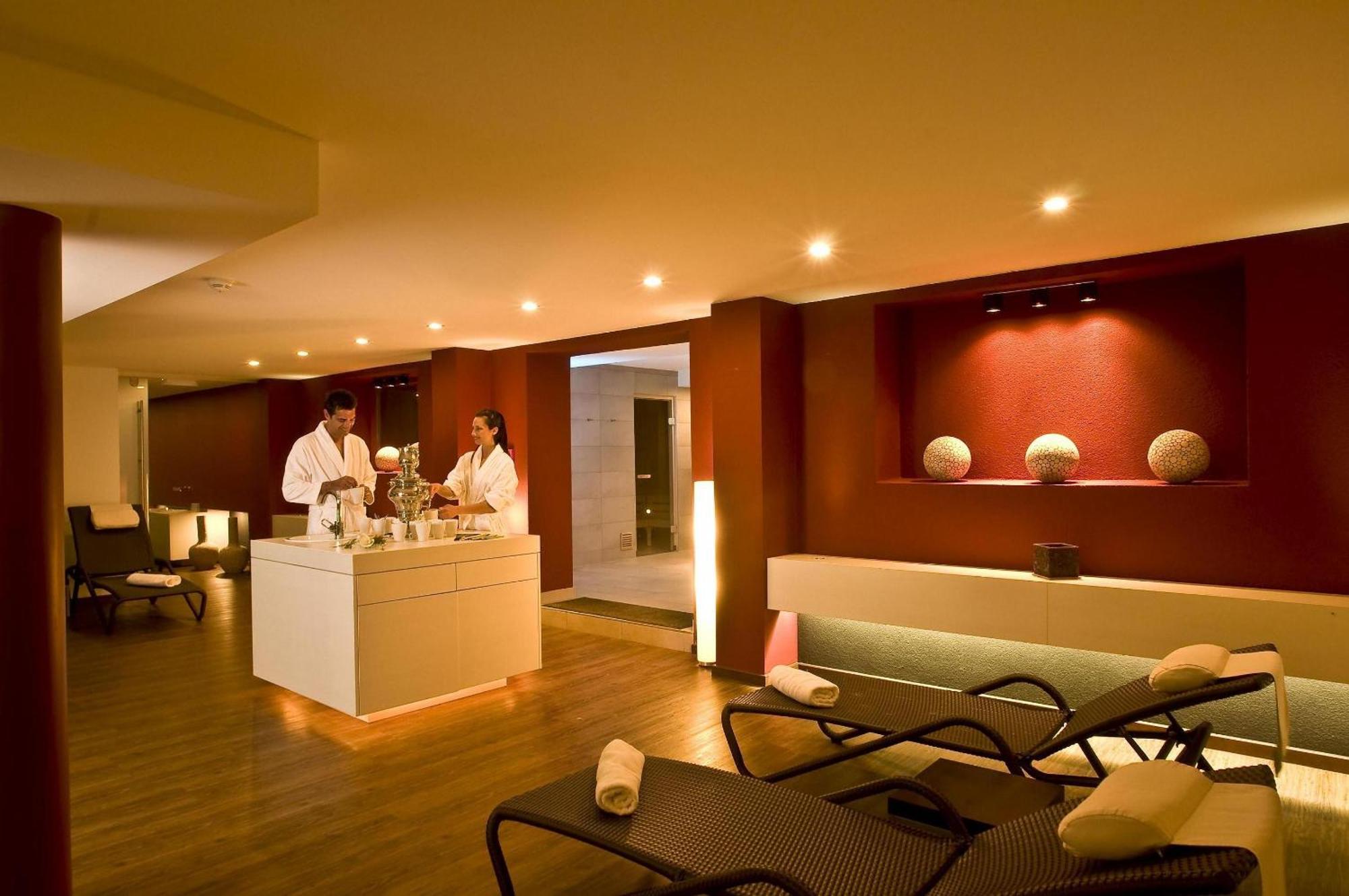 Hotel Bergwelt Langenfeld Ngoại thất bức ảnh